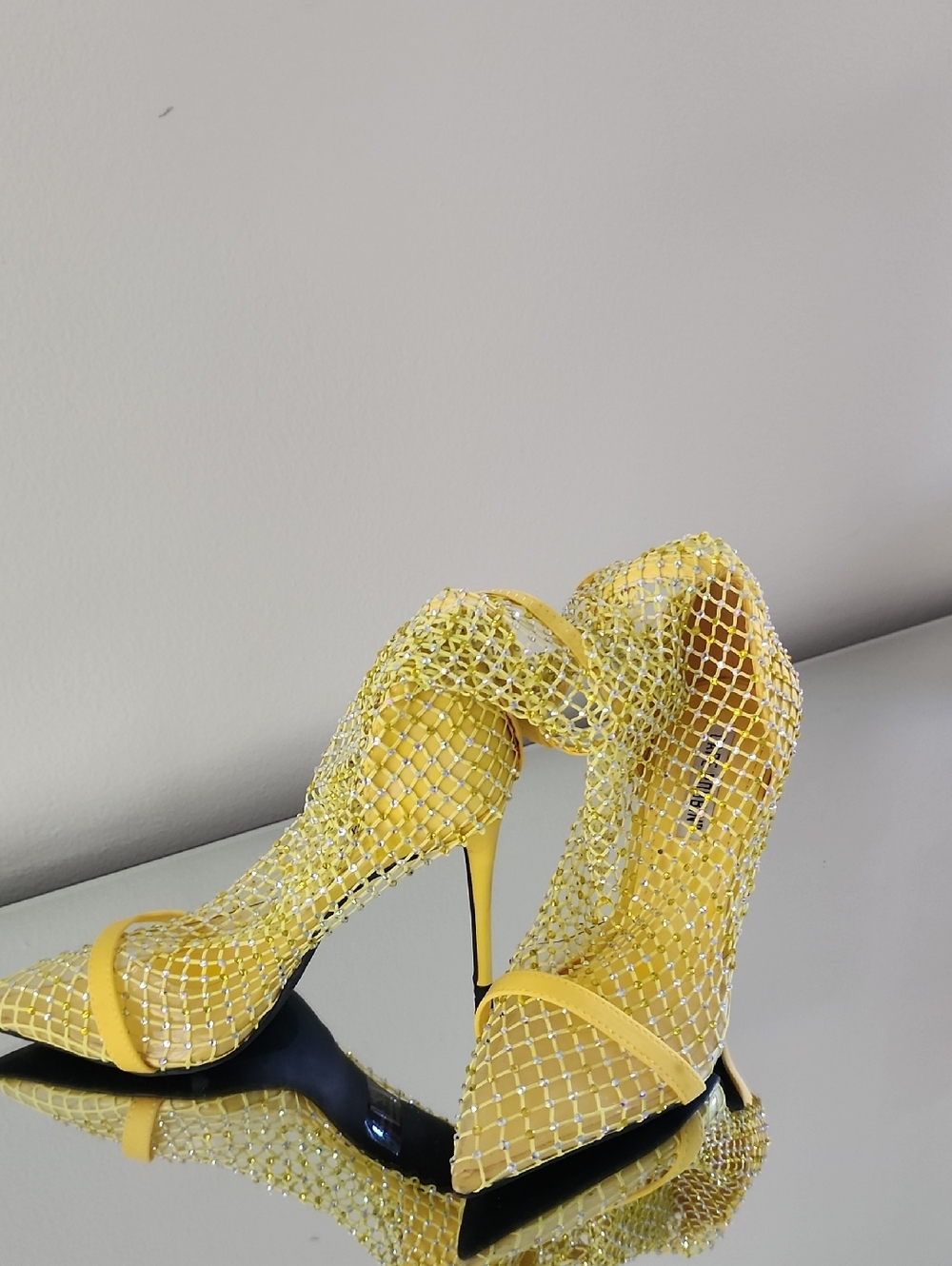 Yellow Mesh Crystal Stiletto Pumps - Women's Designer Evening Heels Size 7.5